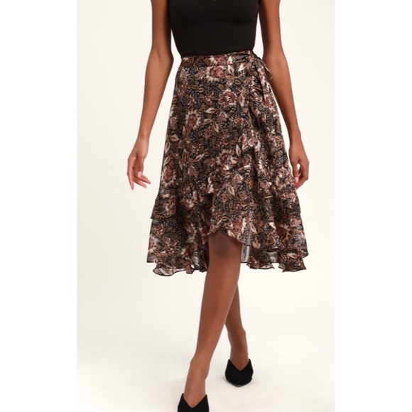 NWT Lulu’s Sophisticated Black Floral Wrap Skirt - Picture 4 of 5